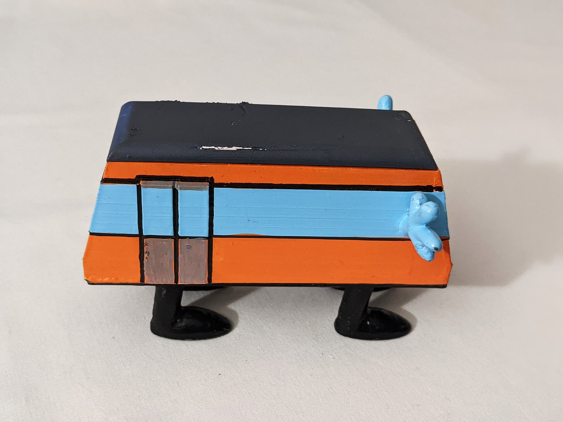 @camilescruela - Mexico D.F. Metro art toy right side