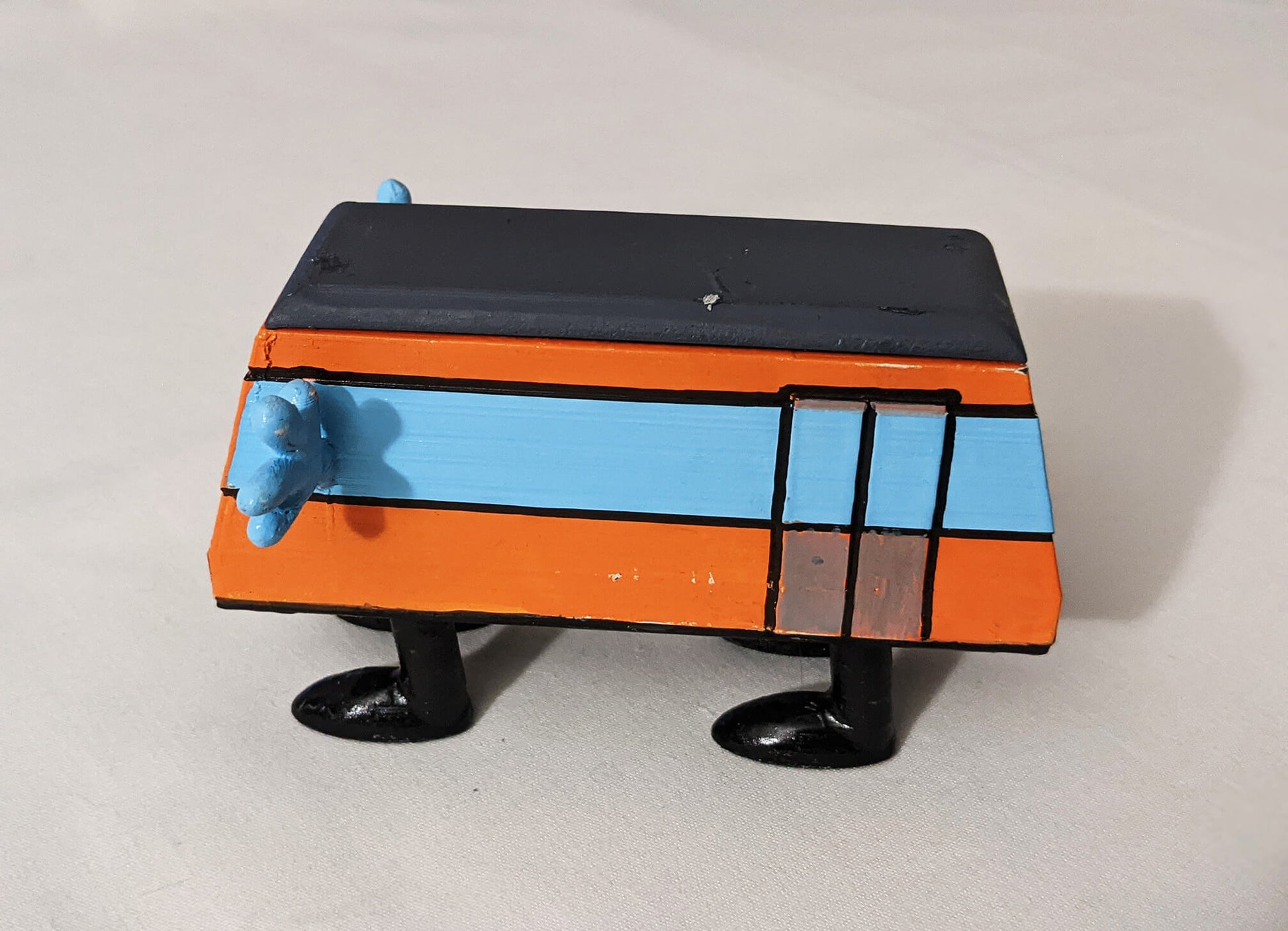 @camilescruela - Mexico D.F. Metro art toy side left